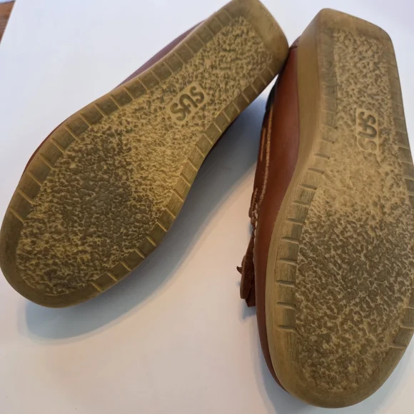 SAS Women's Tan Leather Loafers - Picture 7 of 12